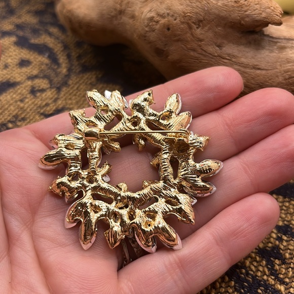 Green Rhinestone Spring Wreath Brooch and Green and Pearl Golden Flower Pin - Picture 5 of 5